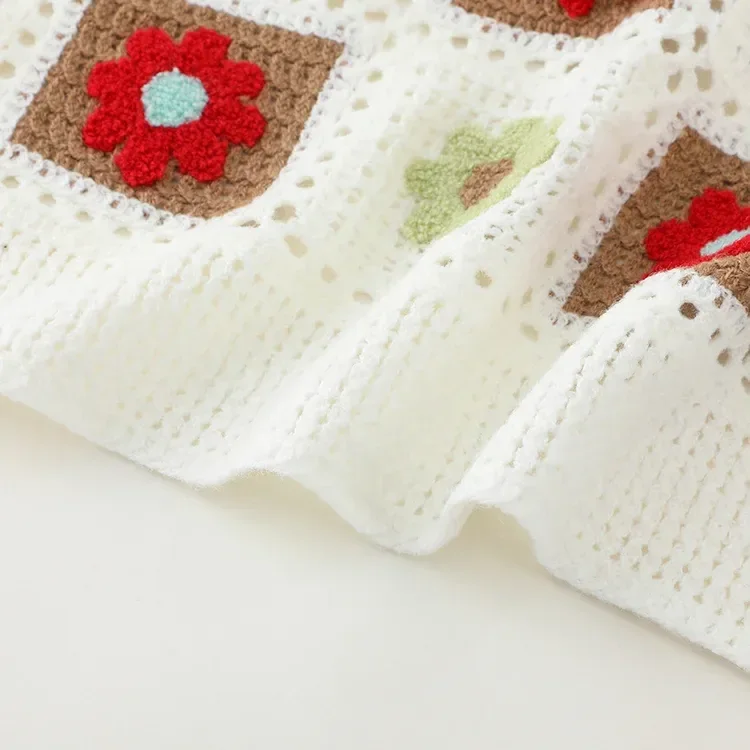 Wholesale red green granny square crochet-look cardigan for OEM and private label production 4