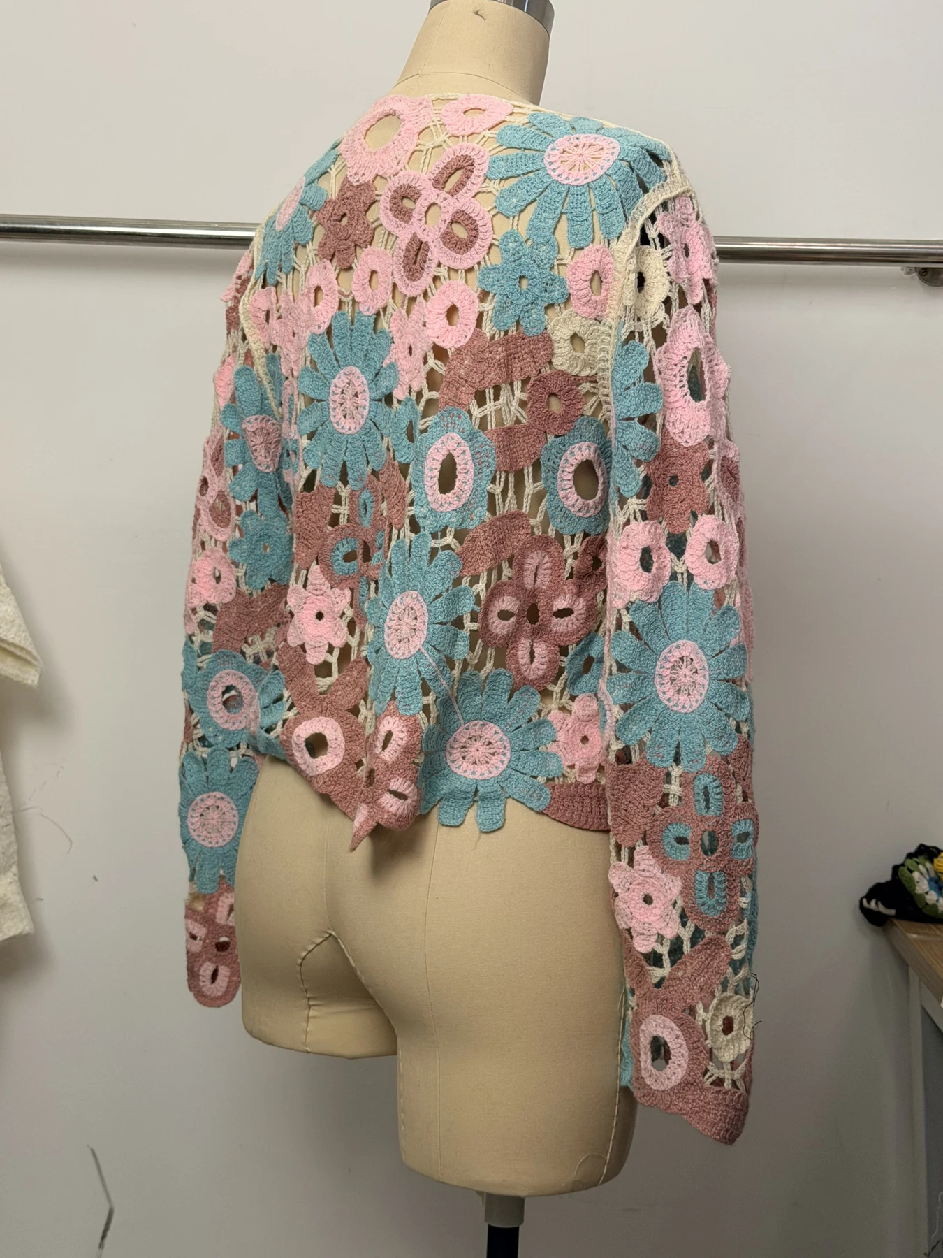 Wholesale Pastel Floral Crochet-Look Pullover for OEM and private label production 4