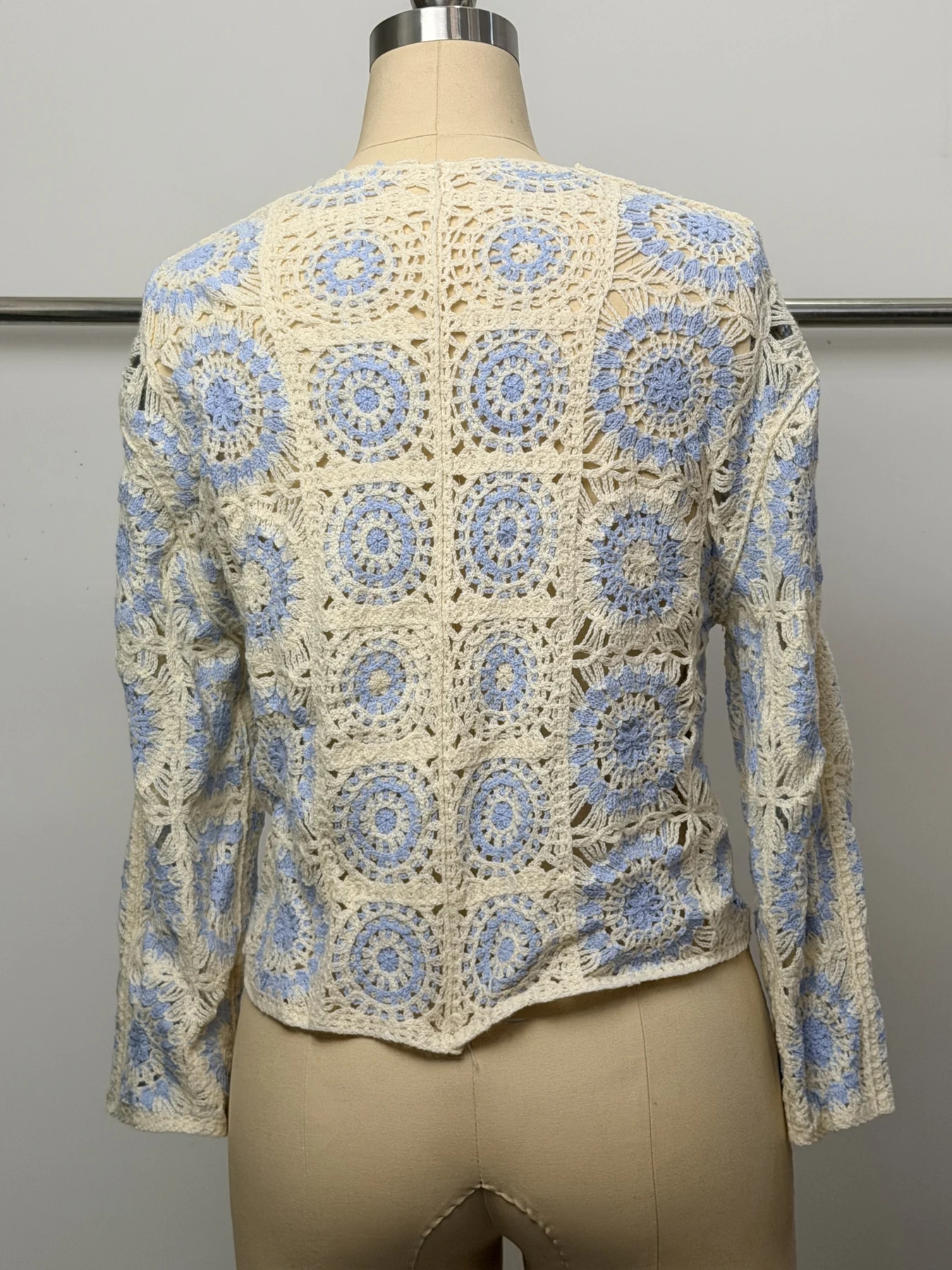 Wholesale Blue Ivory Paisley Crochet-Look Cardigan for OEM and private label production 5