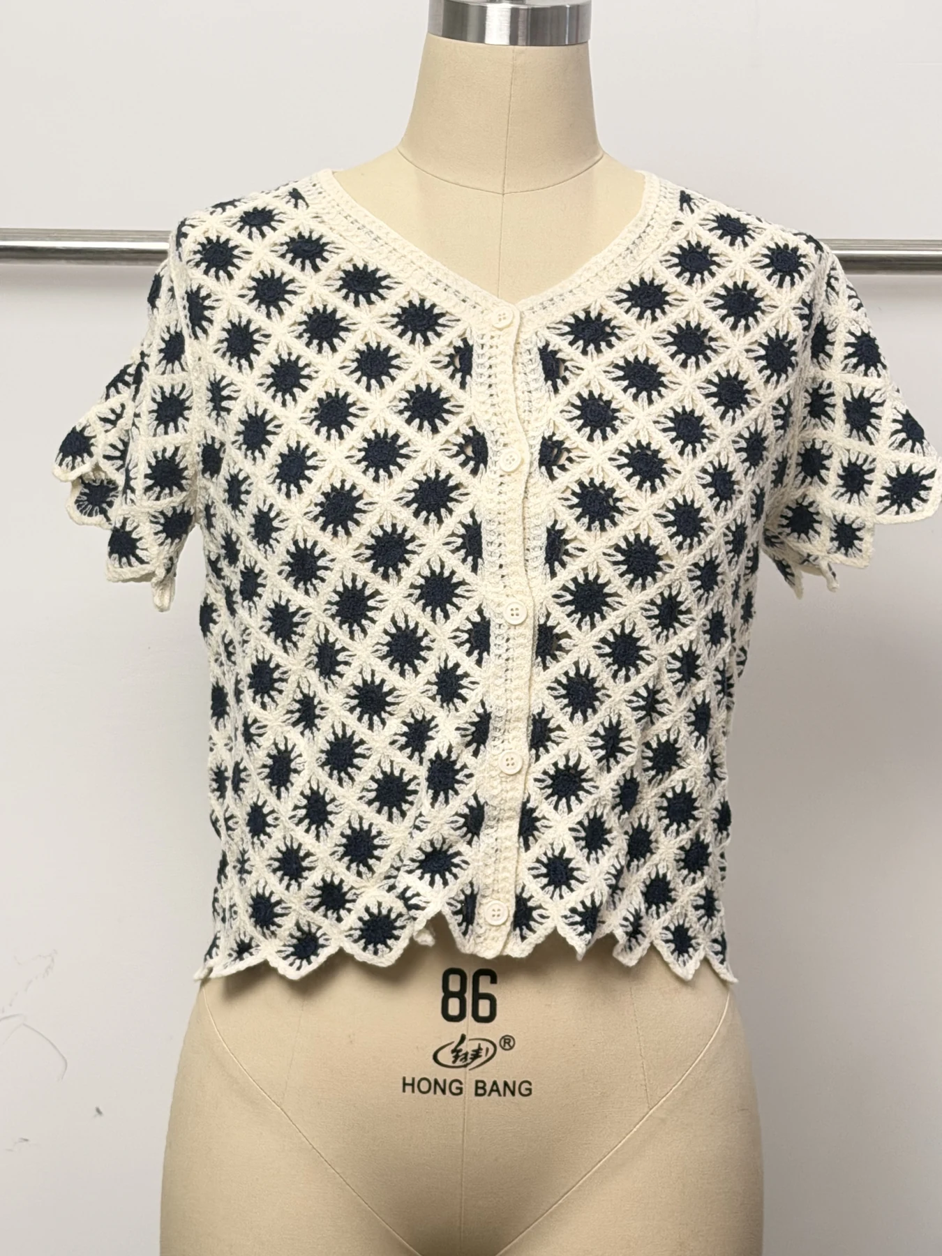 Wholesale Black Ivory Diamond Crochet-Look Short Sleeve Top for OEM and private label production