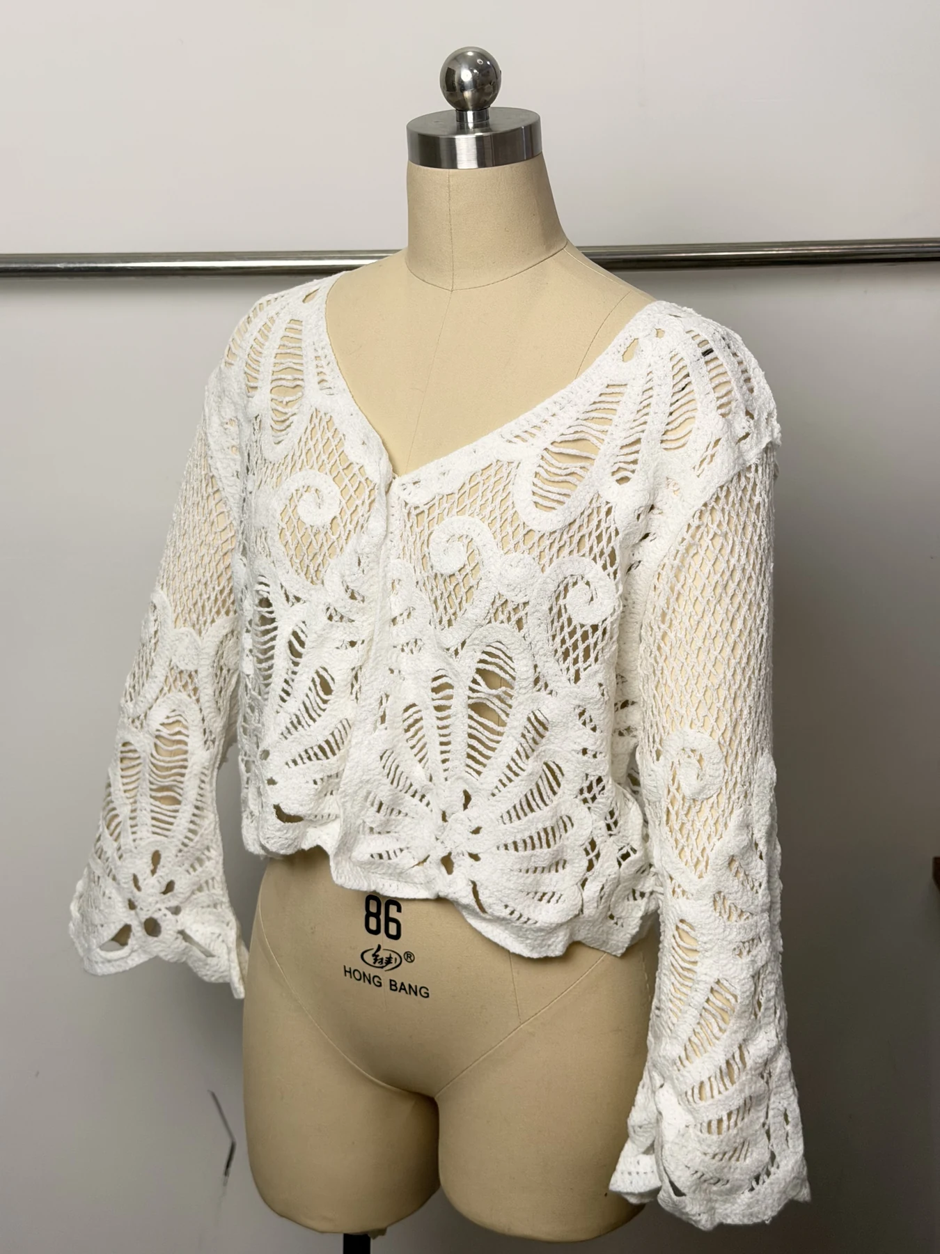 Wholesale Ivory Floral Tie-Front Crochet-Look Blouse for OEM and private label production 2