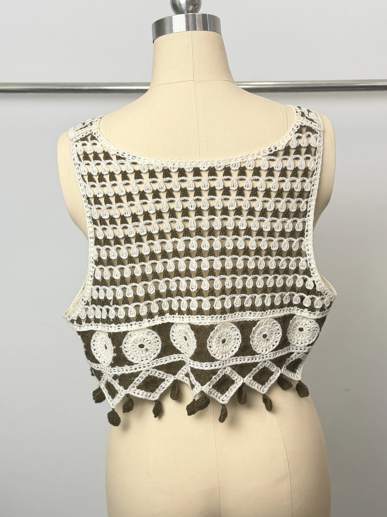 Wholesale Black Ivory Diamond Fringe Crochet-Look Vest for OEM and private label production 2