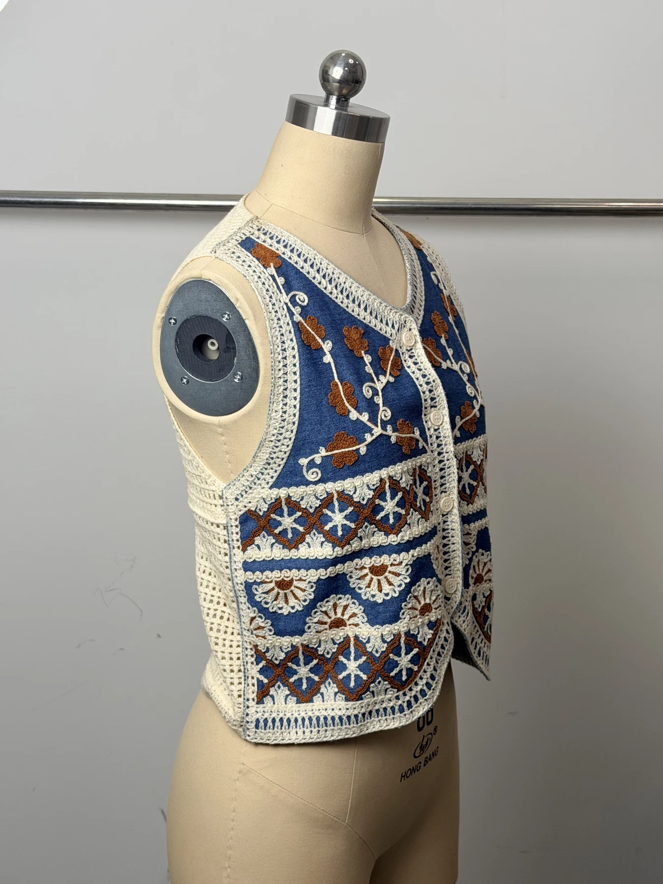 Wholesale Blue Rust Floral Crochet-Look Button Vest for OEM and private label production 2